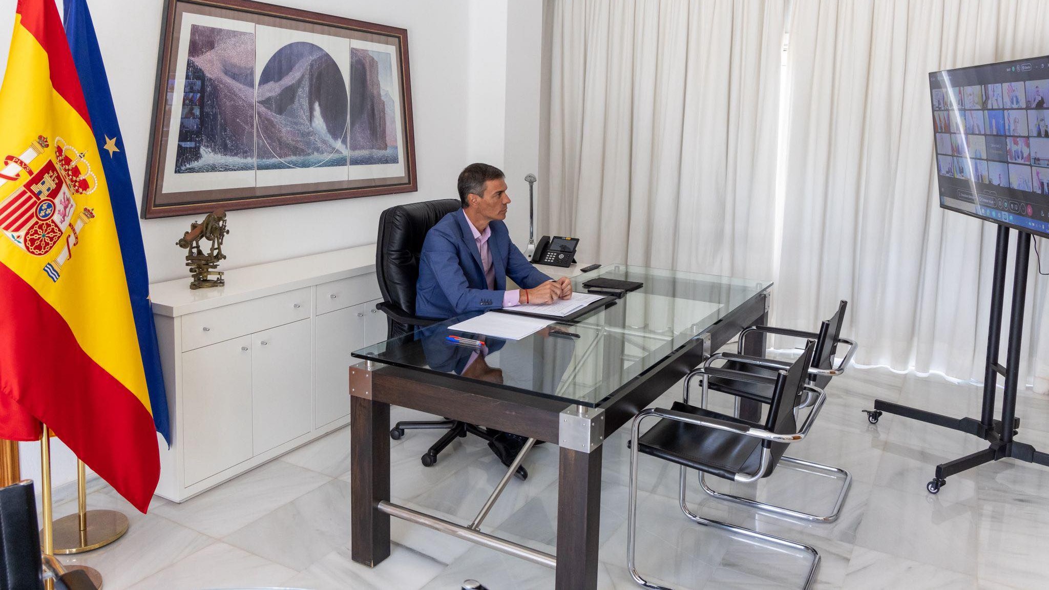 Klęska hiszpańskich socjalistów – premier Hiszpanii Pedro Sánchez podczas wideokonferencji w Madrycie