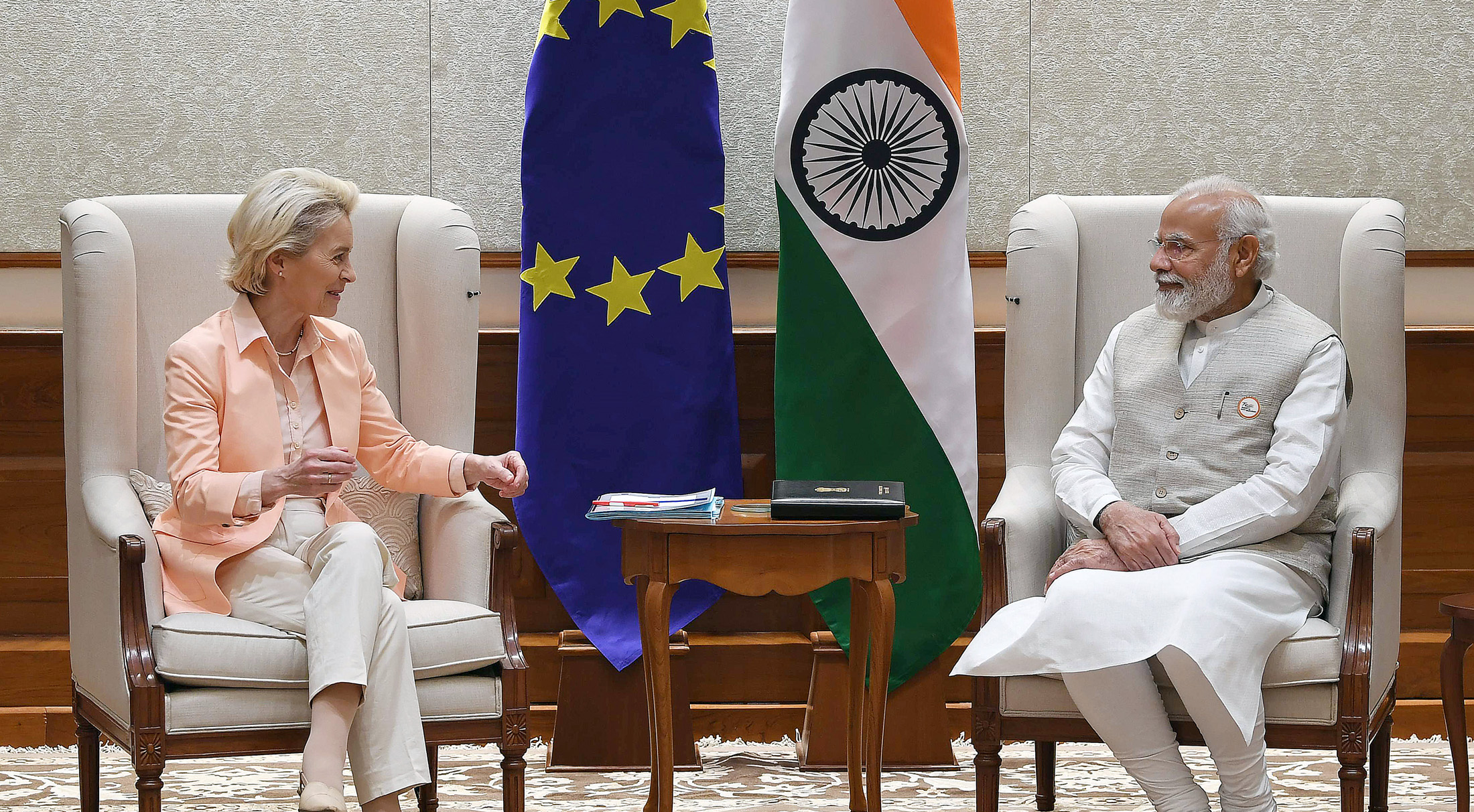 umowa handlowa UE Indie – Ursula von der Leyen i Narendra Modi w Nowym Delhi
