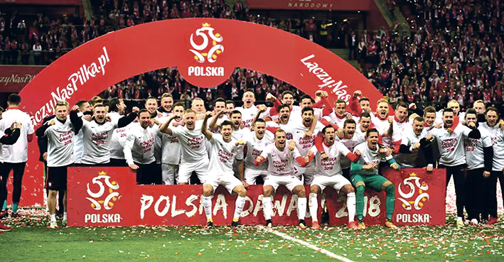 Nawałka kleci szeroką kadrę