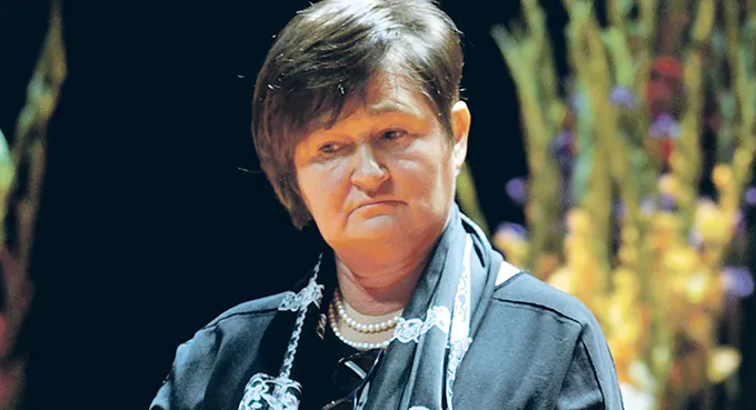 Czy się stoi, czy się siedzi