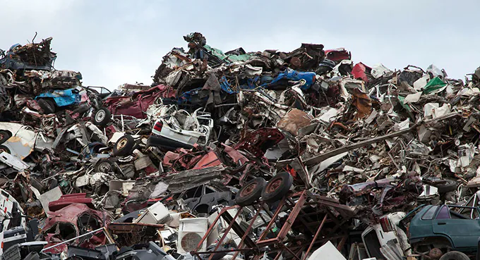 Nie zwalnia, ale już bierze wodę