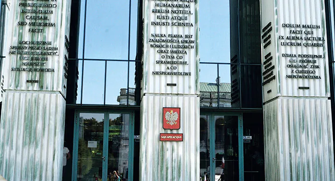 Dobrymi chęciami sądy wybrukowane