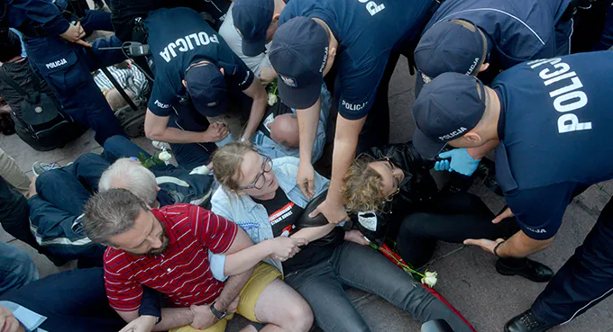 Przepraszam, czy tu biją?