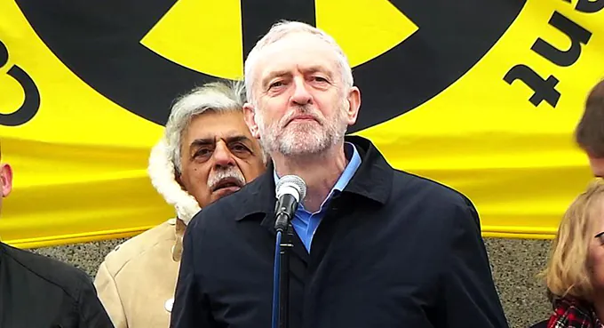 Antysemityzm i „antysemityzm”. Polowanie na Corbyna