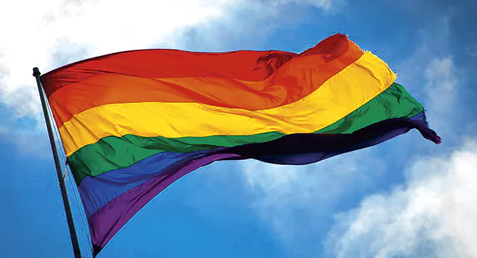 Słońce, plaża, homoseksualizm