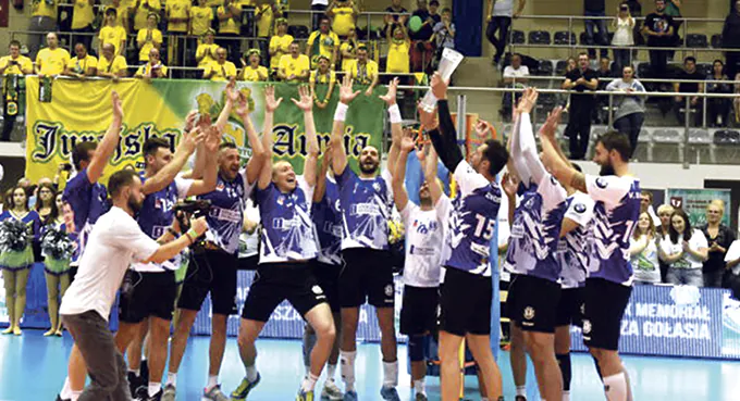 Stocznia już straszy rywali