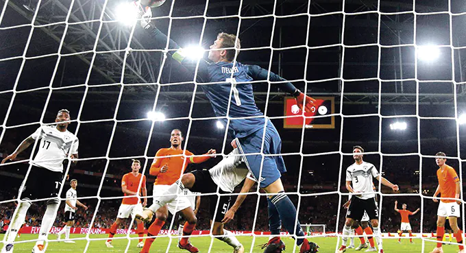 Holendrzy rozbili Niemców