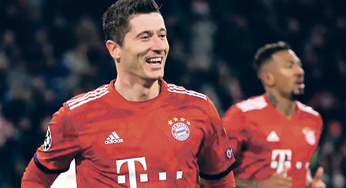 Lewy dogonił Messiego