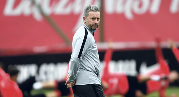 Brzęczek nie uczy się na błędach