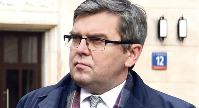 Złodziej krzyczy: łapać złodzieja!