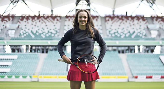 Świątek lepsza od nadziei Serbów