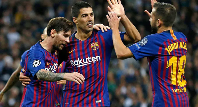 Messi na czele wyścigu snajperów