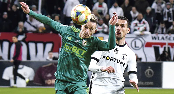 Legia nadal goni Lechię