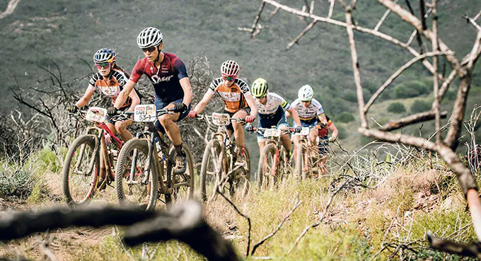 Rowerowy wyścig po bezdrożach Afryki