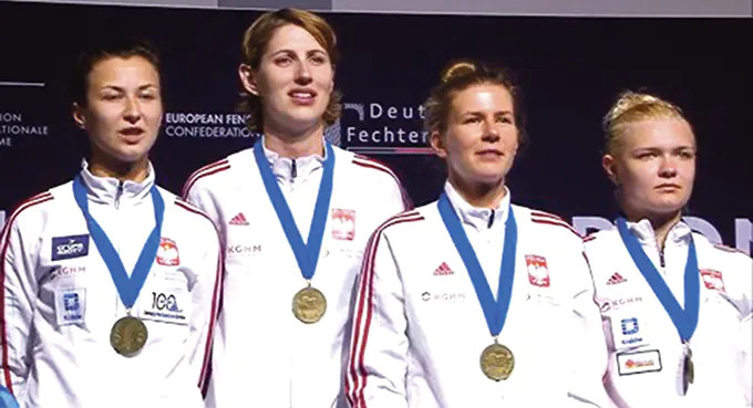 Złoto dla szpadzistek