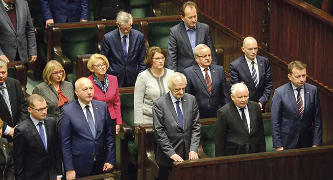 Kto niszczy demokrację