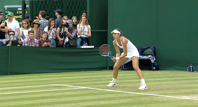 Twarde boje na trawie