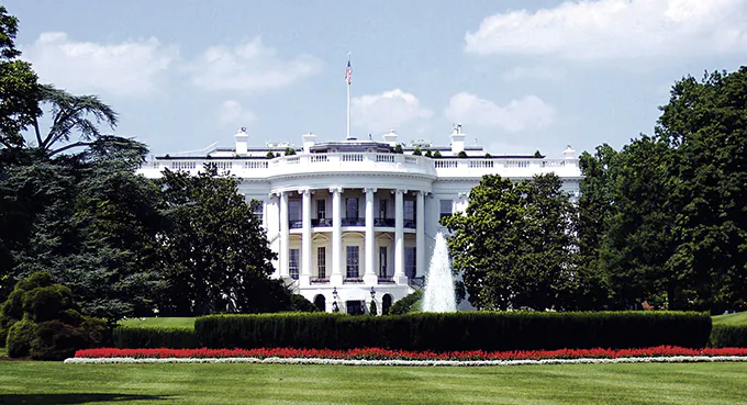 Incydent w cieśninie Ormuz i Biały Dom Wariatów