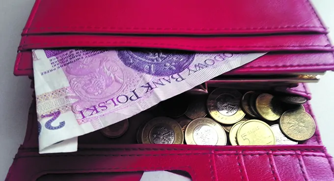 Więcej zarabiamy, bardziej się zadłużamy