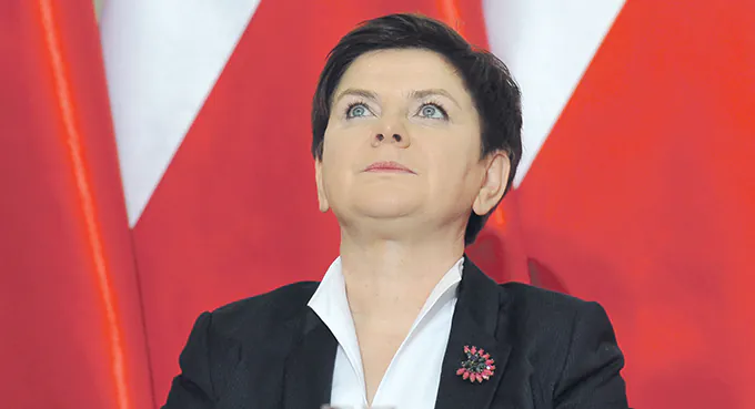 Pod dywanem znowu wojna?