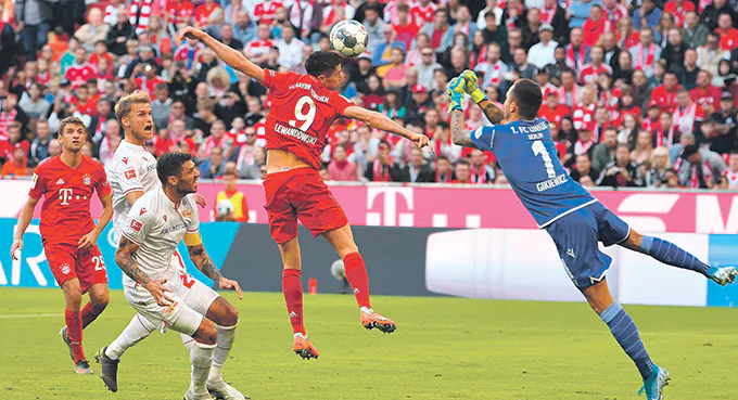 Lewandowski i Gikiewicz w „11” rundy jesiennej Bundesligi