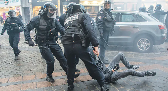 Rząd chce wymanewrować związki