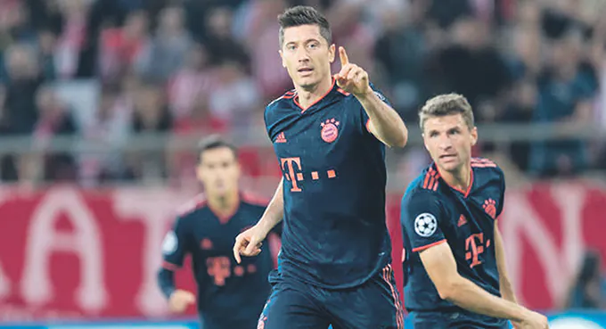 Lewemu przybywa rywali