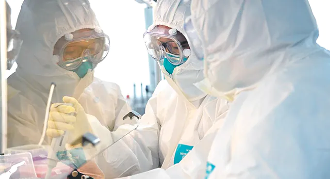 Lokalna społeczność staje się twierdzą w walce z epidemią w Chinach