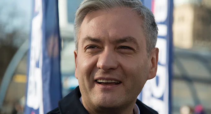 Dobry początek Biedronia