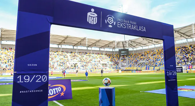 Kontrowersyjny pakiet i cięcie zarobków