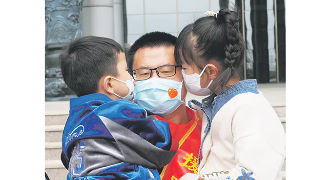 Zapewnienie zwycięstwa nad COVID-19 dzięki wspólnym wysiłkom