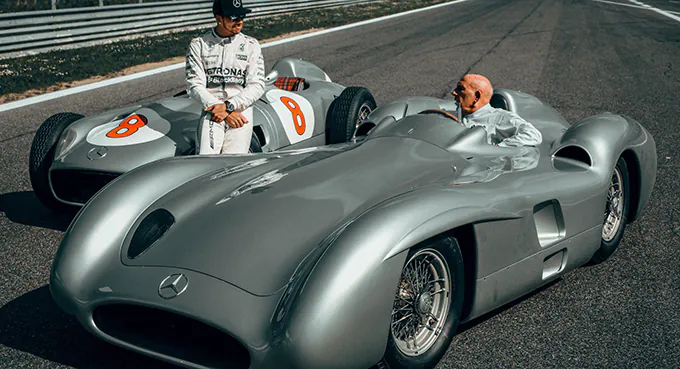 Hamilton żegna Stirlinga Mossa