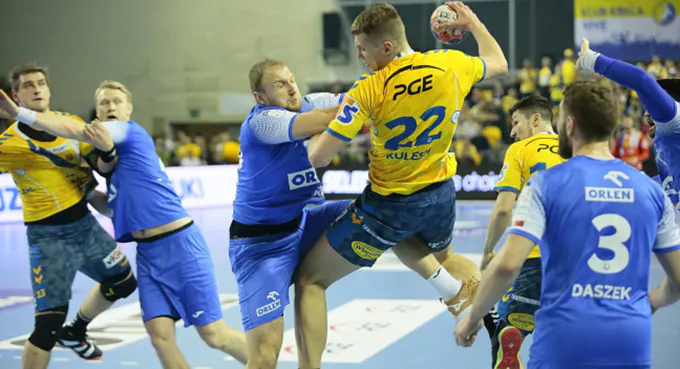 Awanse bez kwalifikacji