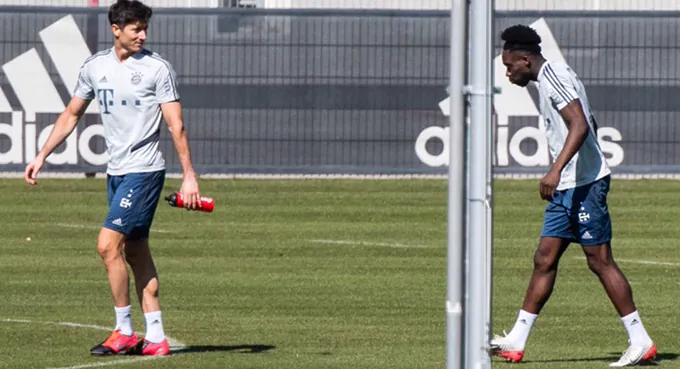 Bundesliga znów trenuje