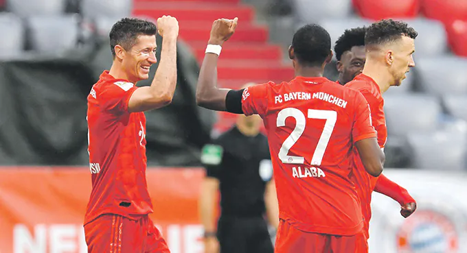 Na szczycie Bundesligi bez zmian