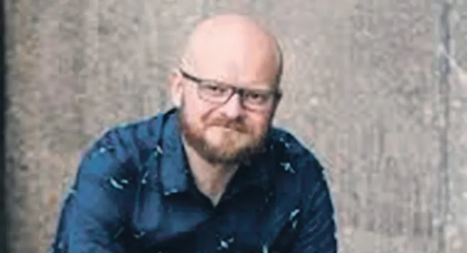 Grać normalne spektakle