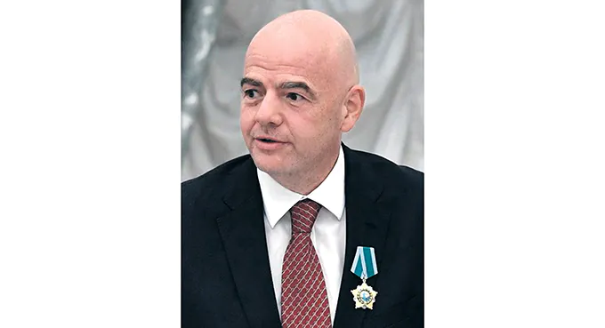 FIFA twardo broni swojego szefa