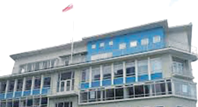 Ambasador Polski prześladował sekretarkę za tęczową paradę