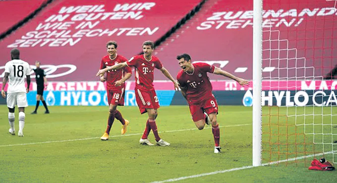 Lewy przegonił Gucia