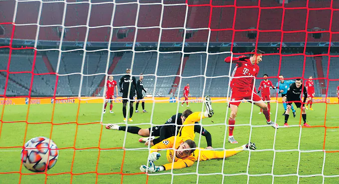 Lewandowski dogonił Raula