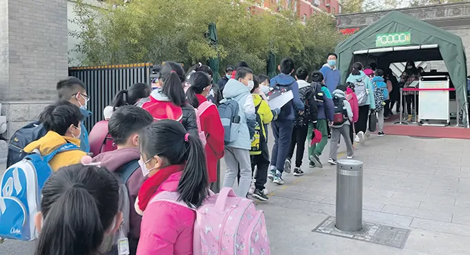 Działania zapobiegające epidemii po rozpoczęciu nauki w Chinach