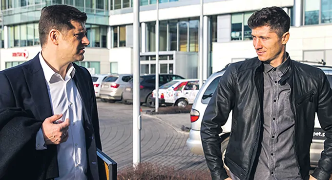 Sportowcy w uścisku dobroczyńców