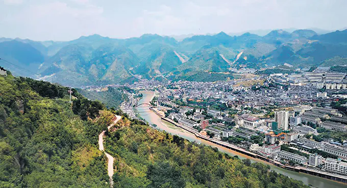 Rozwój jest głównym kluczem do rozwiązania problemu ubóstwa