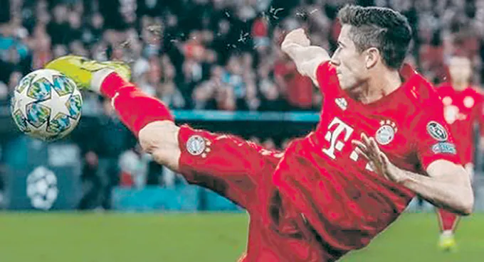 Lewy znów walczy o Złotego Buta