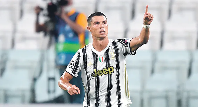 Cristiano Ronaldo nie odpuszcza Lewemu