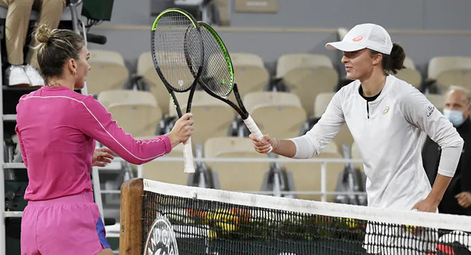 Halep tym razem była lepsza od Świątek