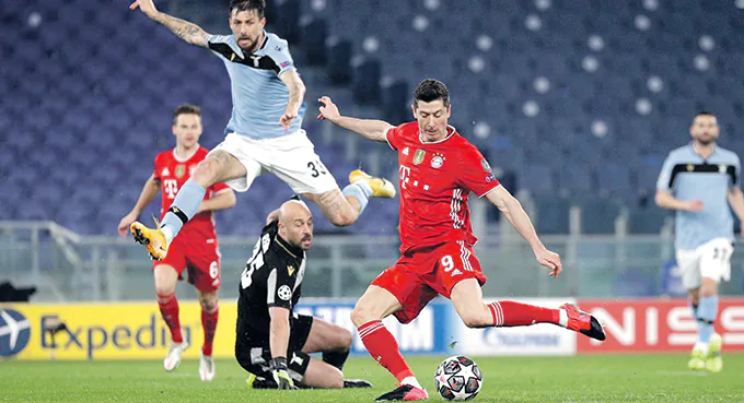 Liga Mistrzów UEFA: Bayern i PSG praktycznie już w ćwierćfinale