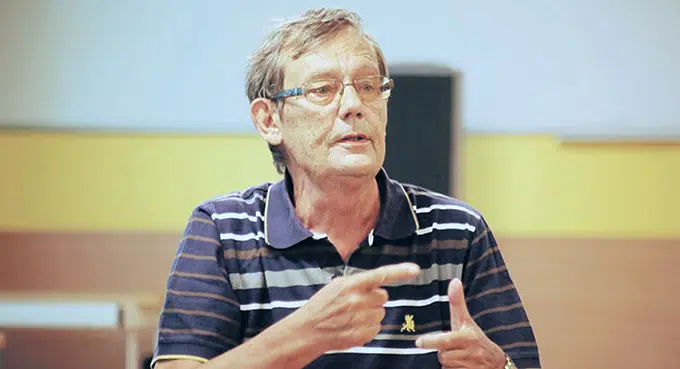 Między „okopami świętej trójcy” a postmodernizmem