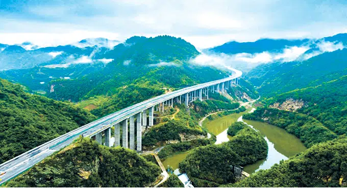 Chińska sieć autostrad pokazuje  chińską ekspansywność i rozwój