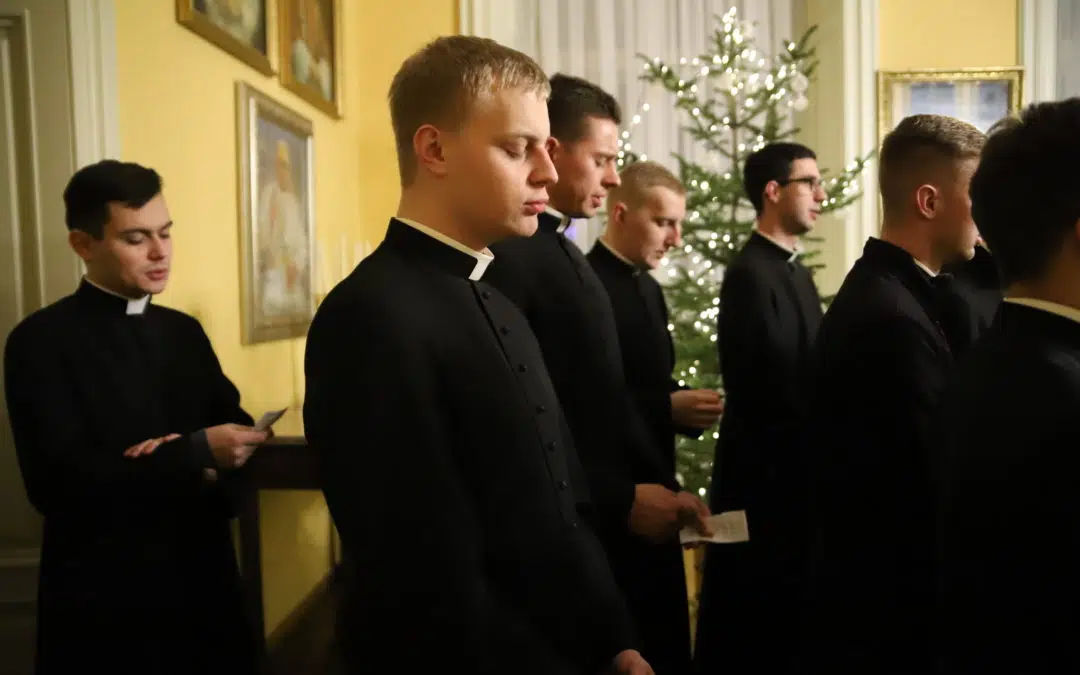 Autonomia i niezależność Kościoła katolickiego jako narzędzia utrwalania panowania ideologii narodowo-katolickiej w sferze światopoglądowej